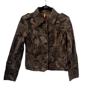 Branded B & G Camo Military Style Jacket Embroidered Accents. WM Size Medium